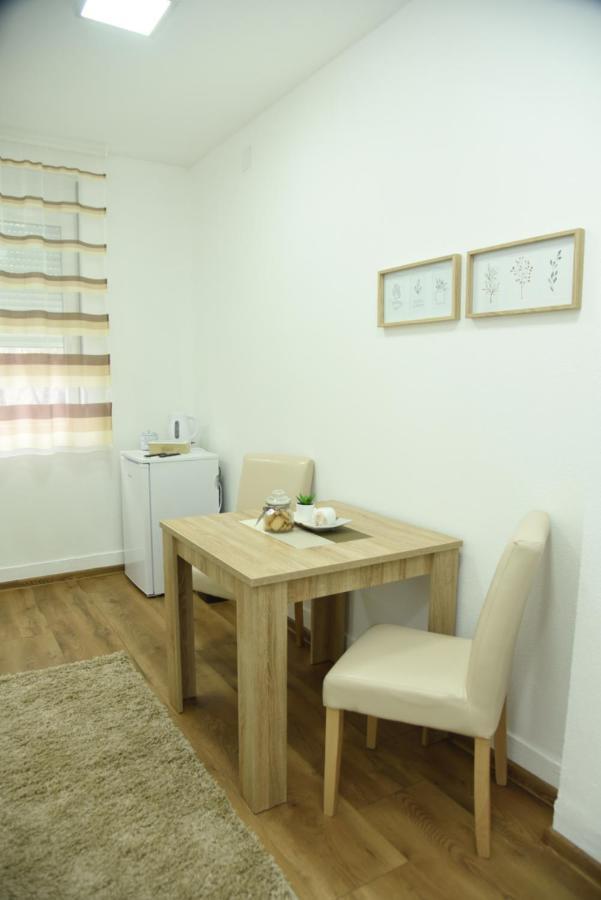 Apartmani Sofronic Loznica 1 Экстерьер фото
