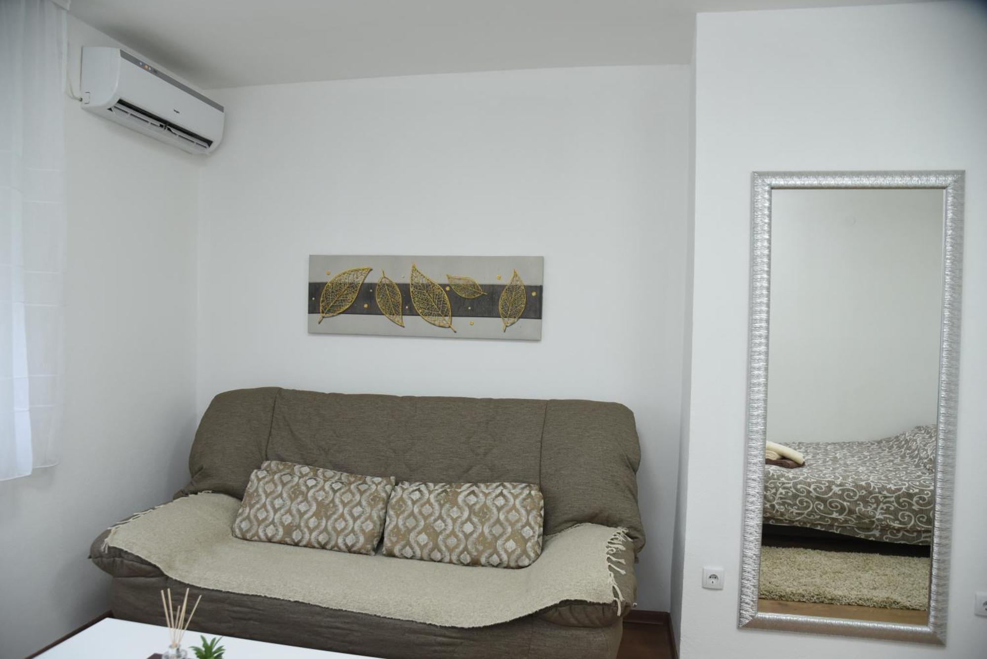 Apartmani Sofronic Loznica 1 Экстерьер фото